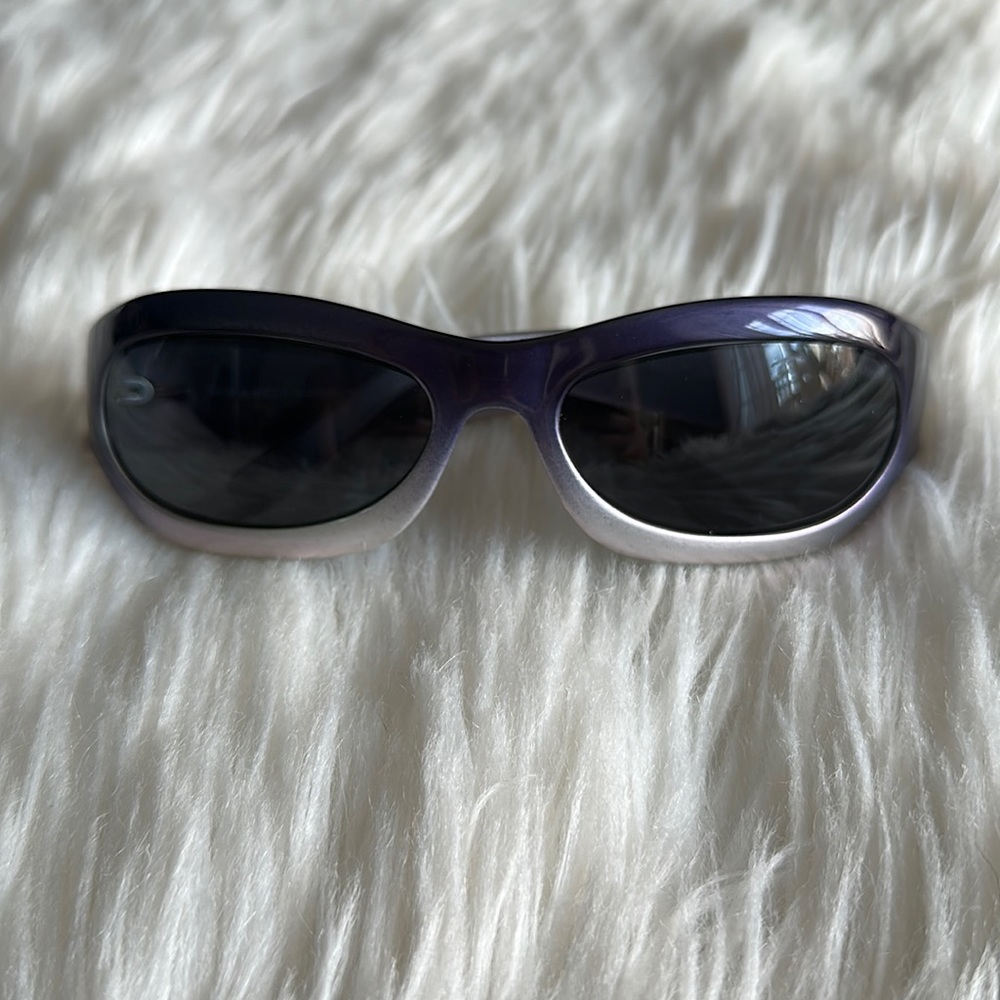 Vintage Chanel Sunglasses - Picture 3 of 7